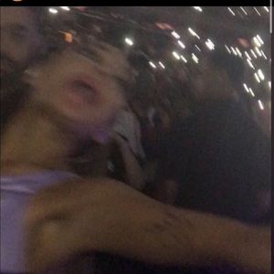 Meet your Posher, Iris